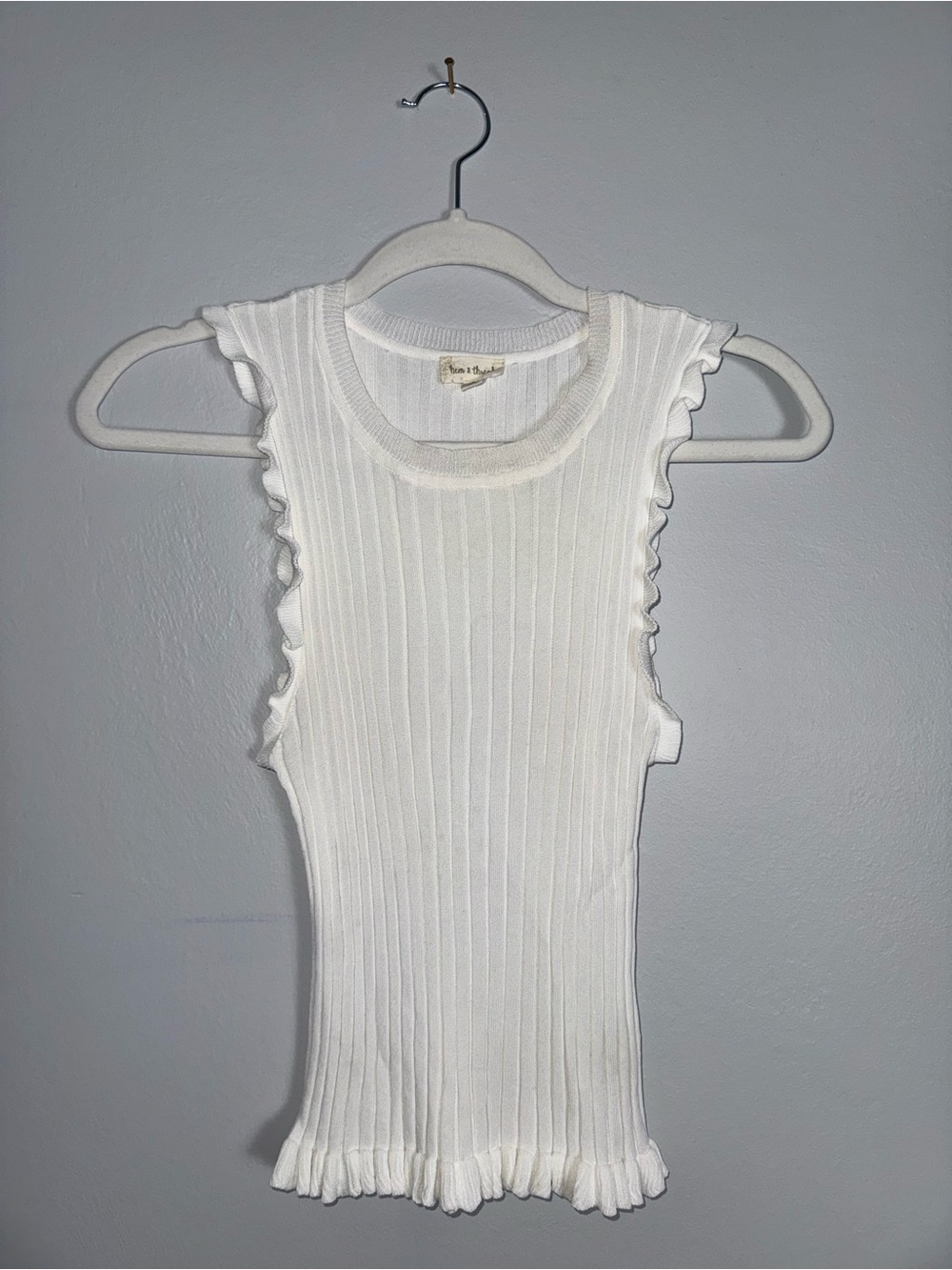 Hem & Thread Sleeveless Frill Top/Size Small - Picture 2 of 6